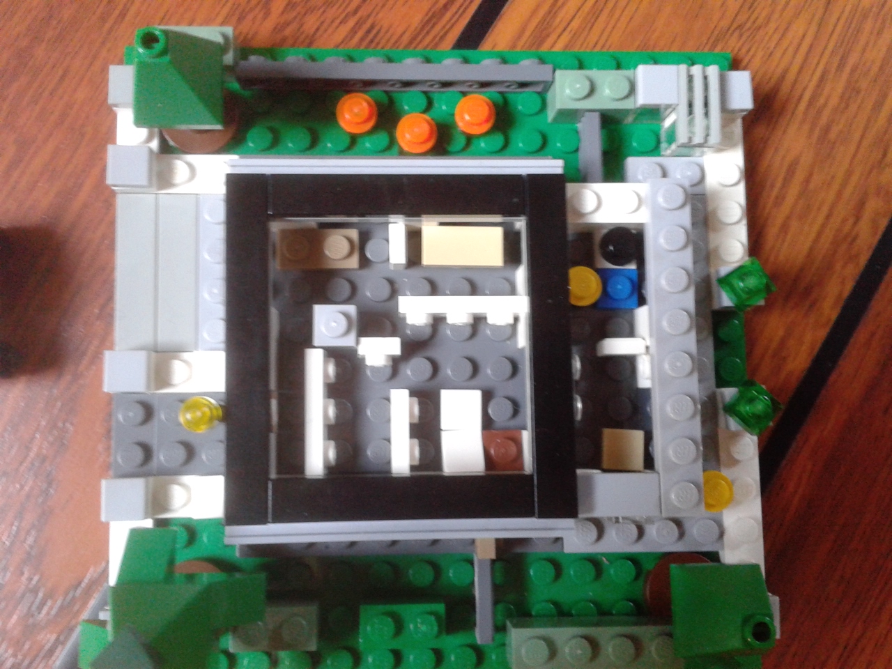 myhouse-microfig-07.jpg