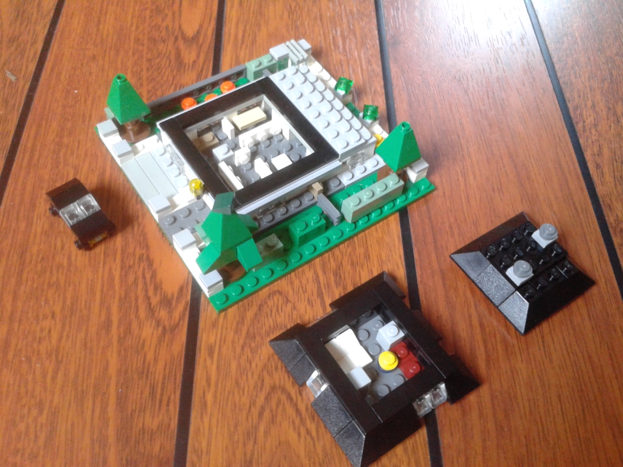 myhouse-microfig-09.jpg
