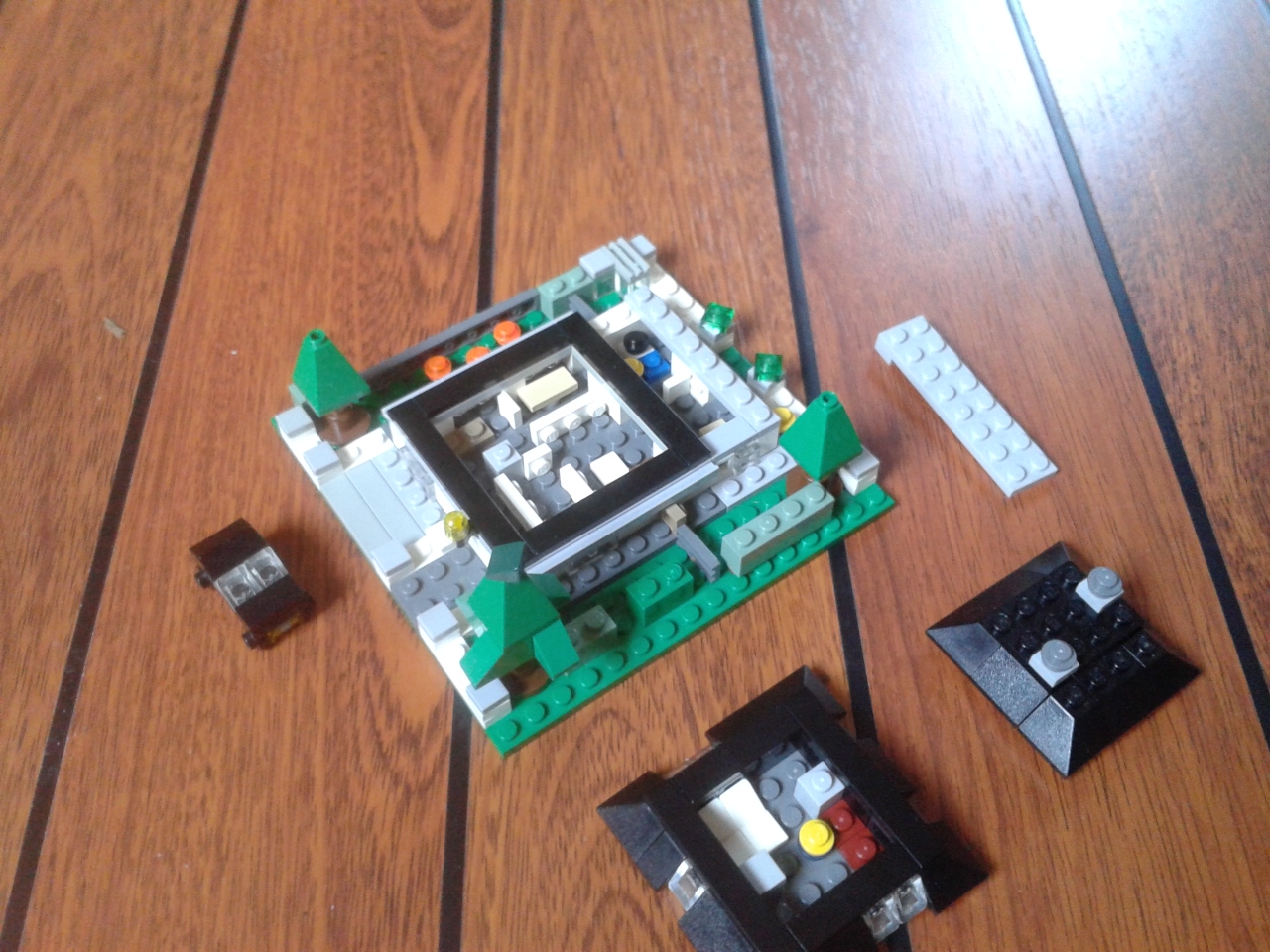myhouse-microfig-10.jpg