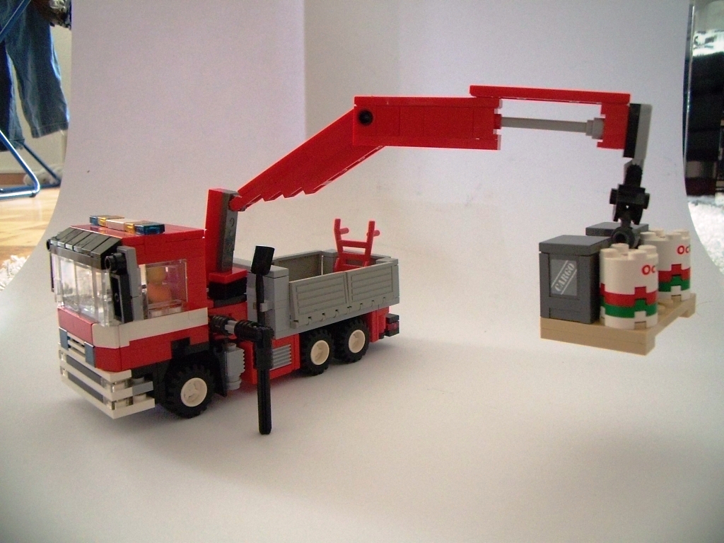 man_firetruck_with_crane.jpg