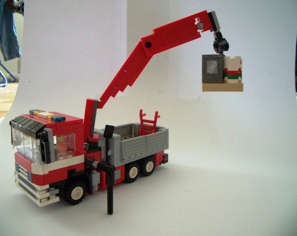man_firetruck_with_crane_2.jpg