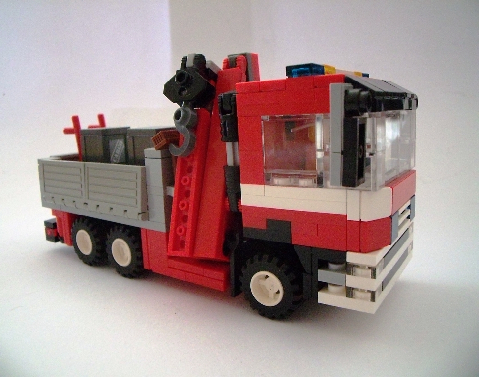 man_firetruck_with_crane_8.jpg