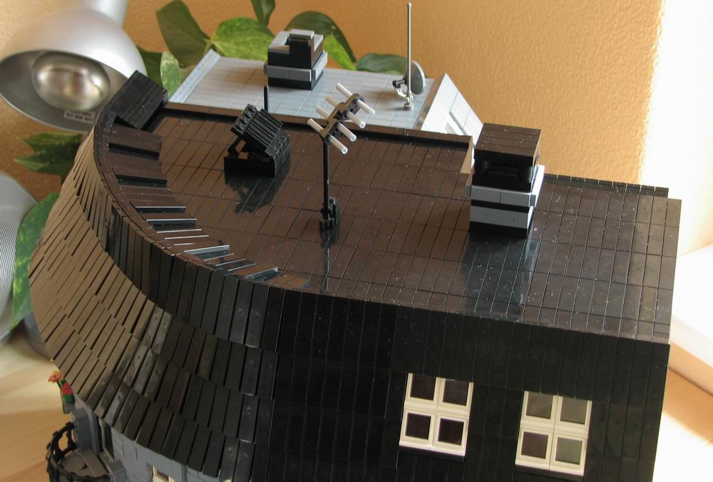 07_-_roof_2.jpg