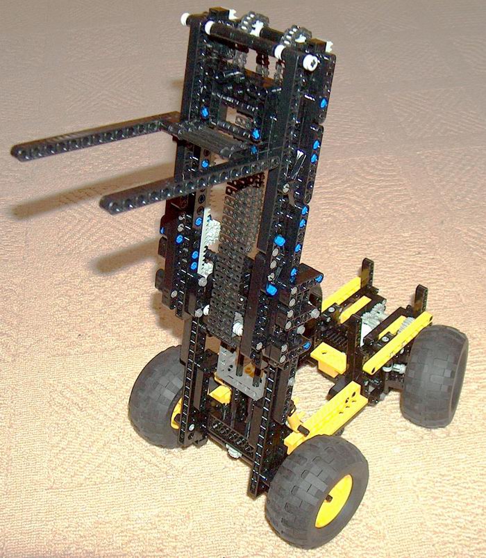 01_on_four_wheels_without_motors_yet.jpg