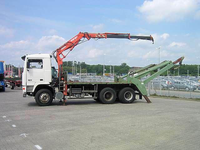 009a_the_other_volvo_with_crane.jpg