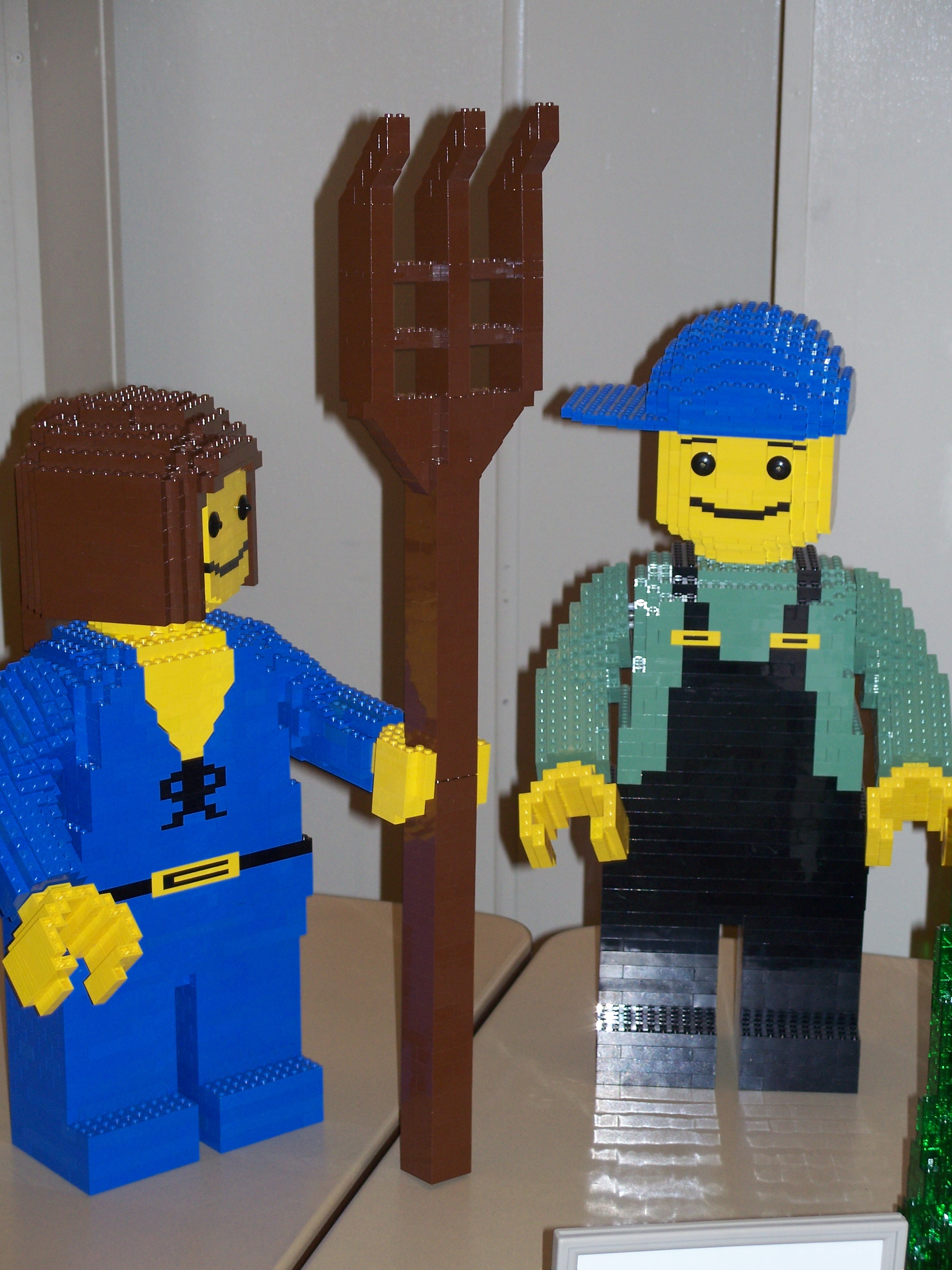 minifigs.jpg