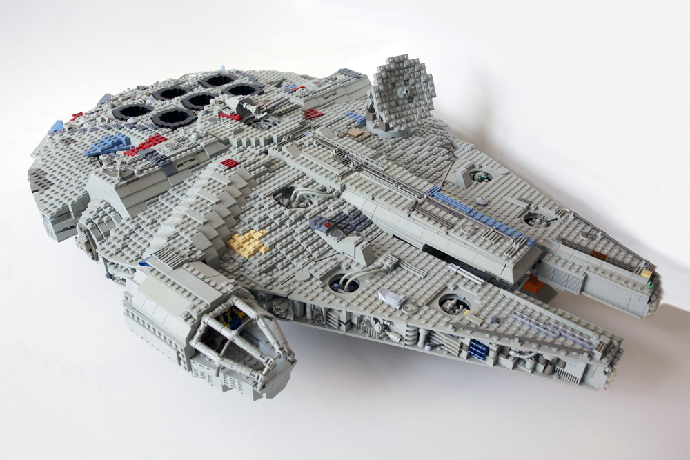 20130401_doe_millenium-falcon-01.jpg