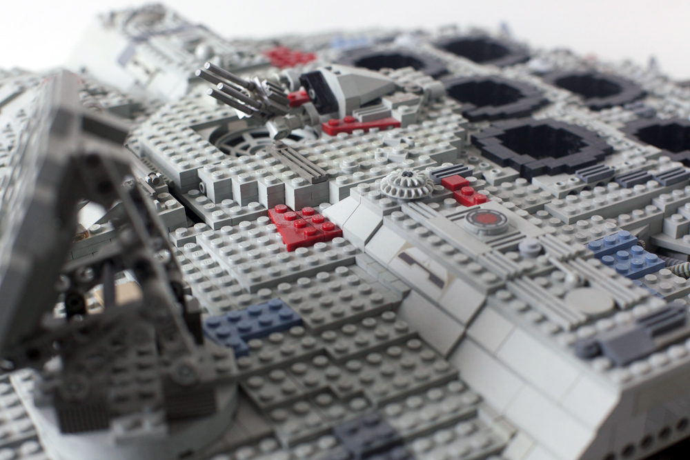 20130401_doe_millenium-falcon-04.jpg