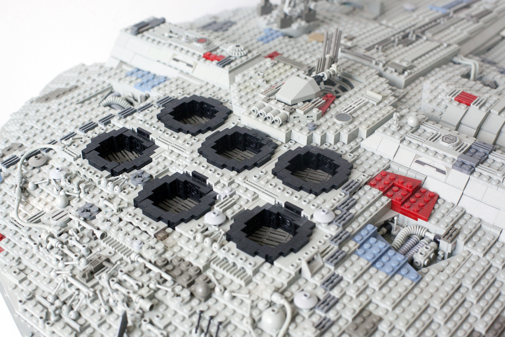 20130401_doe_millenium-falcon-05.jpg