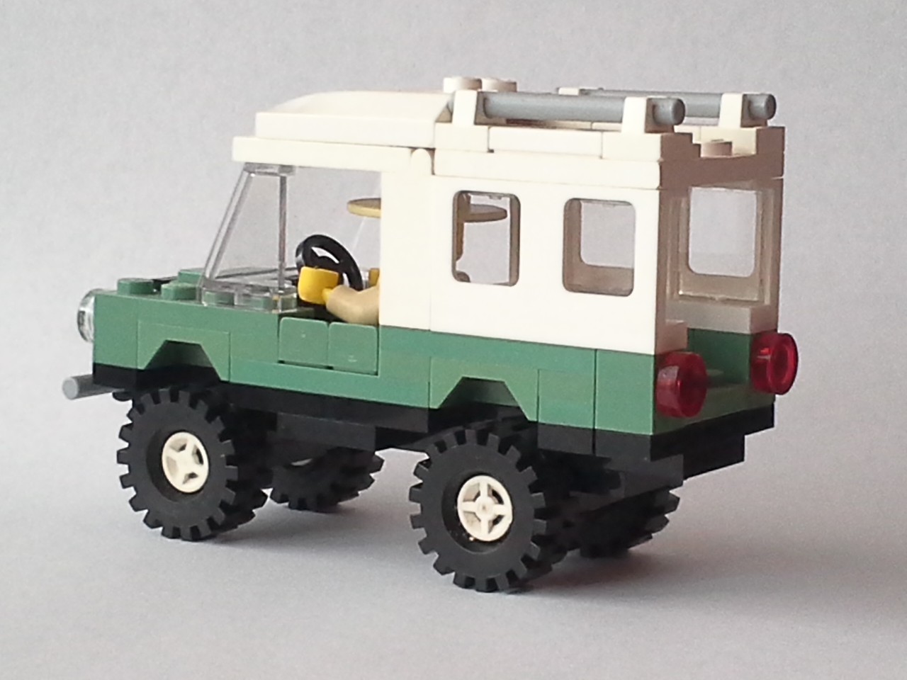 landrover3.jpg