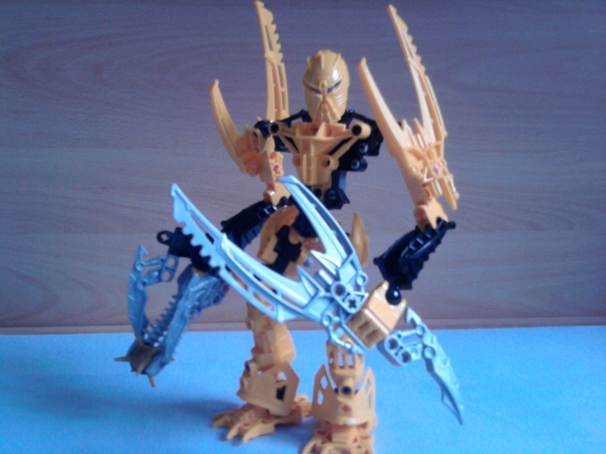 mata_nui_pose-without_click.jpg