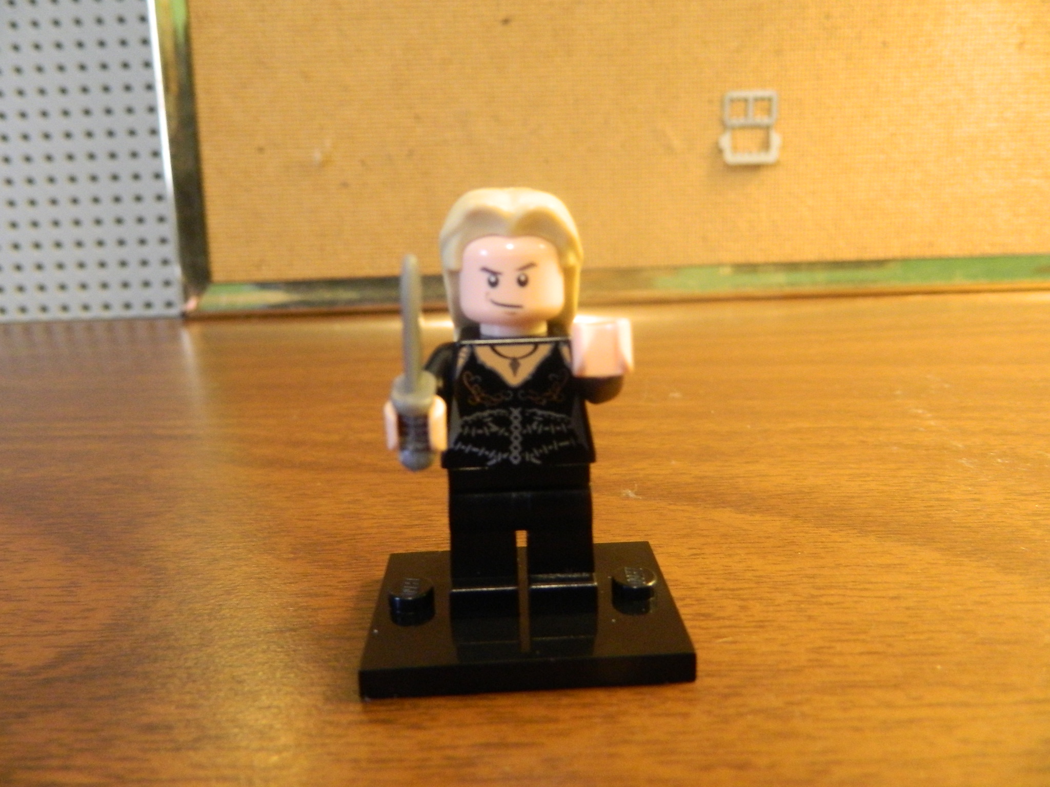 norman_bates_mother_outfit_minifigure.jpg