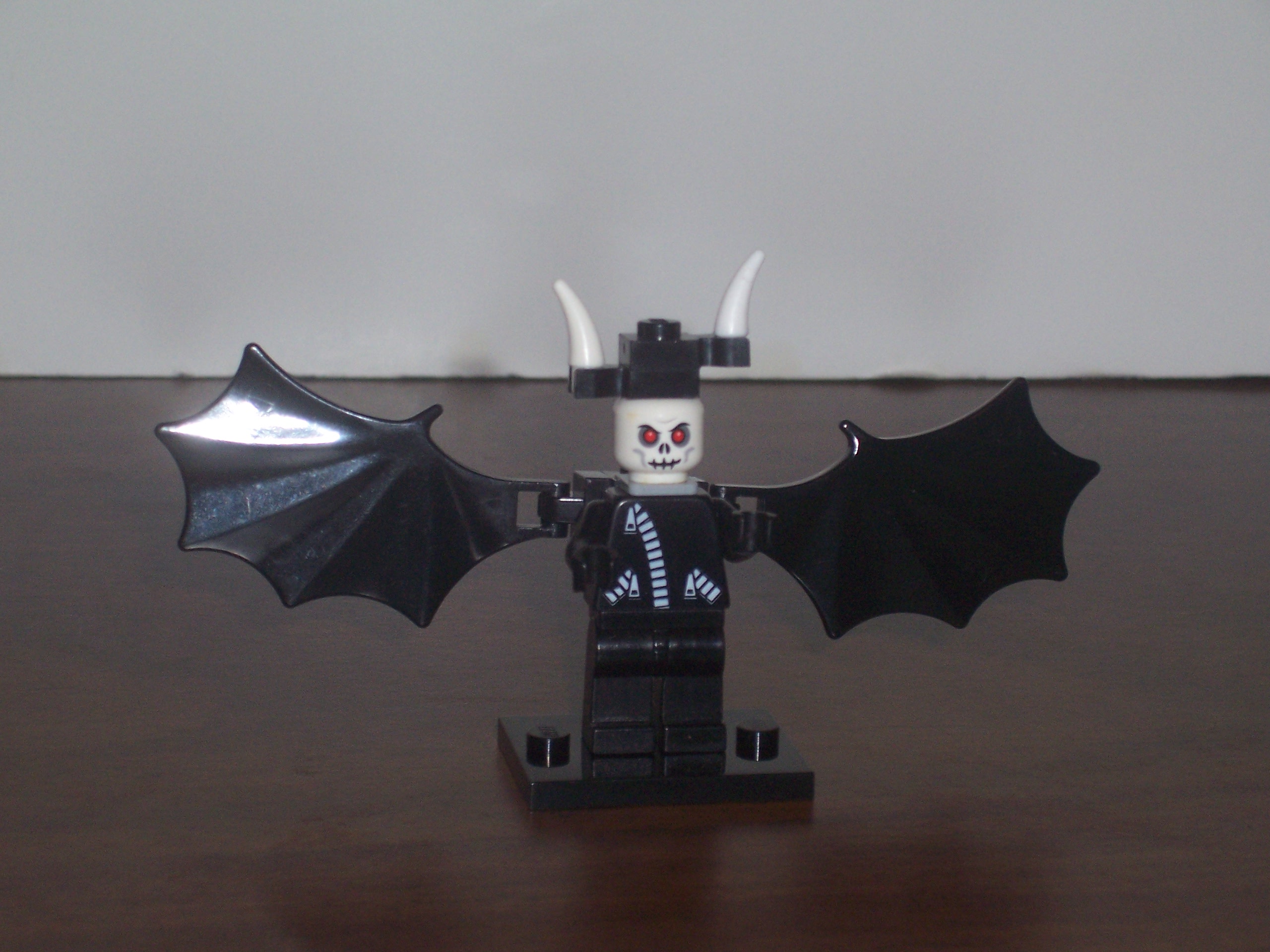 draculas_second_form_minifigure.jpg