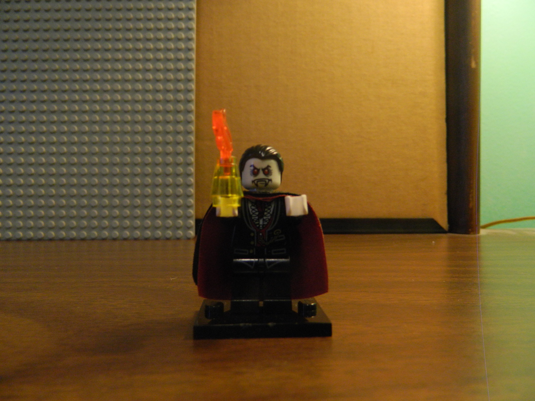 dracula_minifigure.jpg