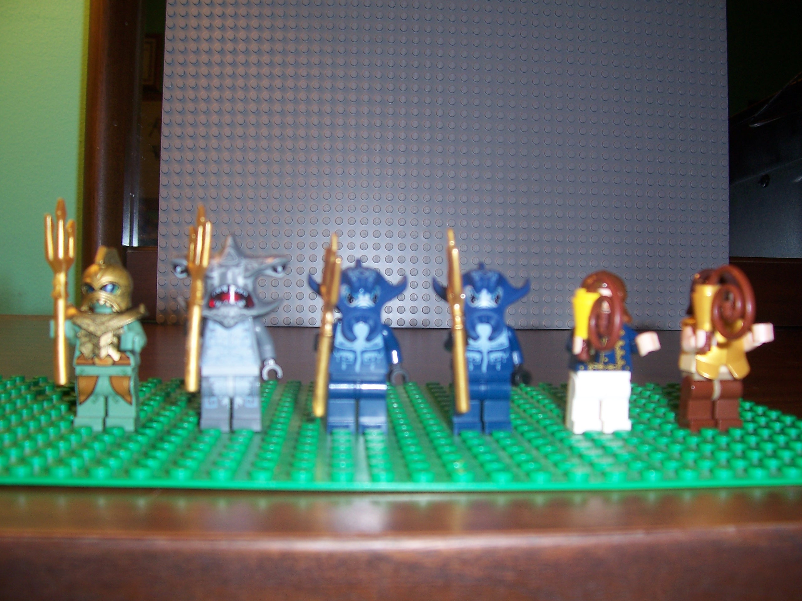 the_lake_minifigures.jpg