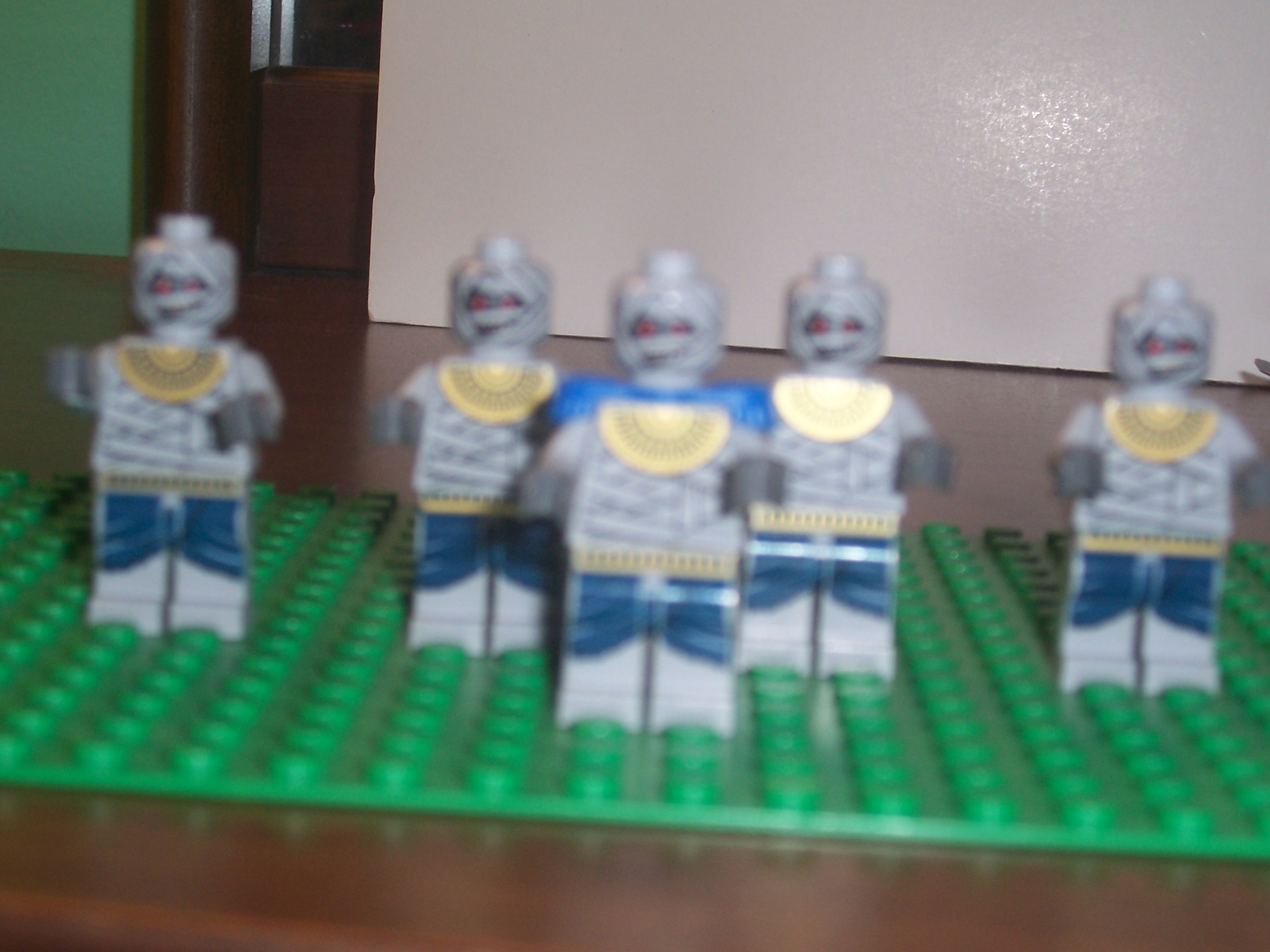 mummy_minifigures.jpg