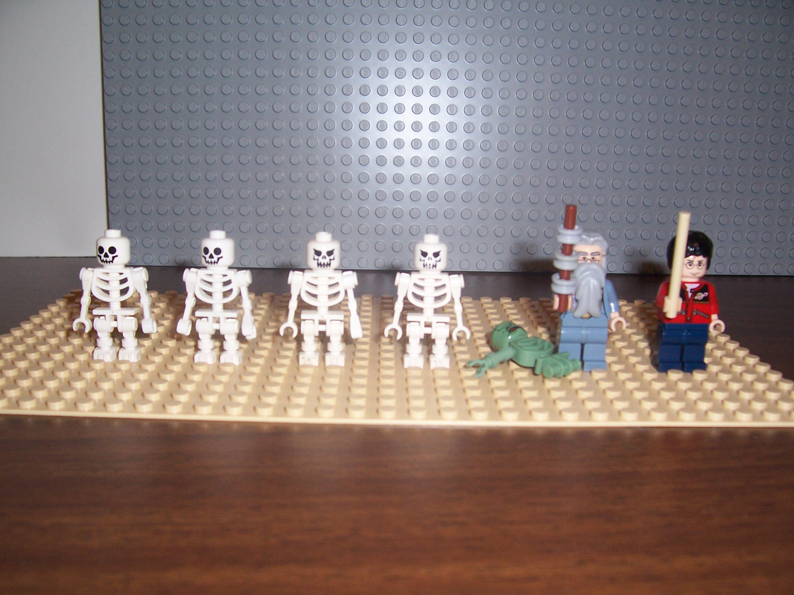 the_cave_minifigures.jpg
