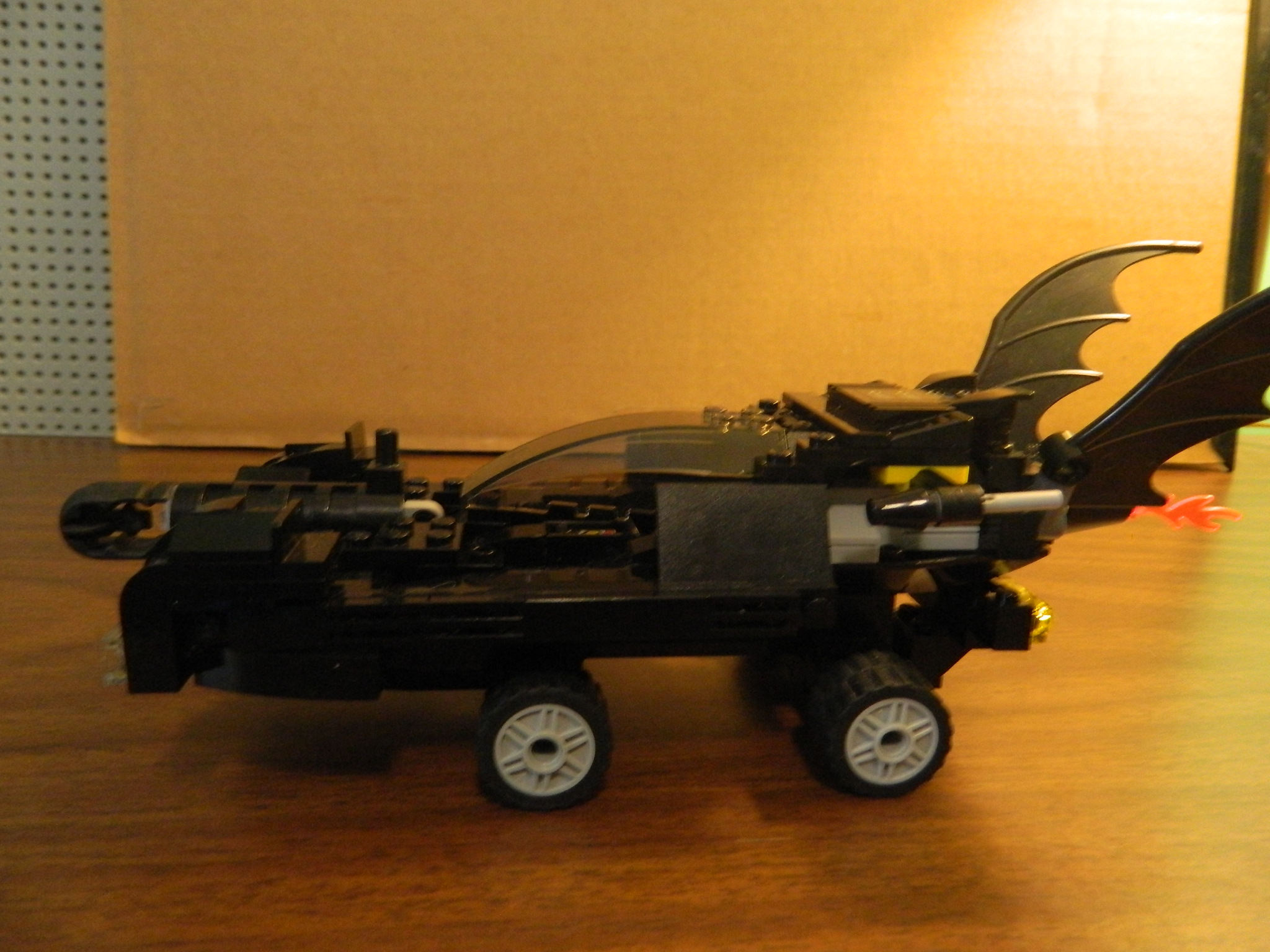 batmobile_side_veiw_1.jpg