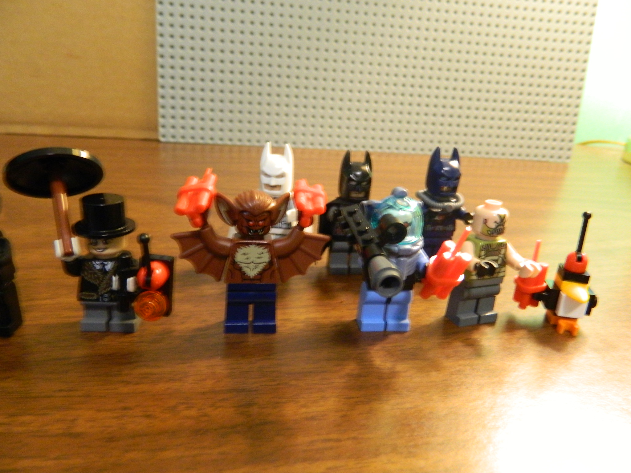 batcave_ambush_minifigures_closeup_1.jpg