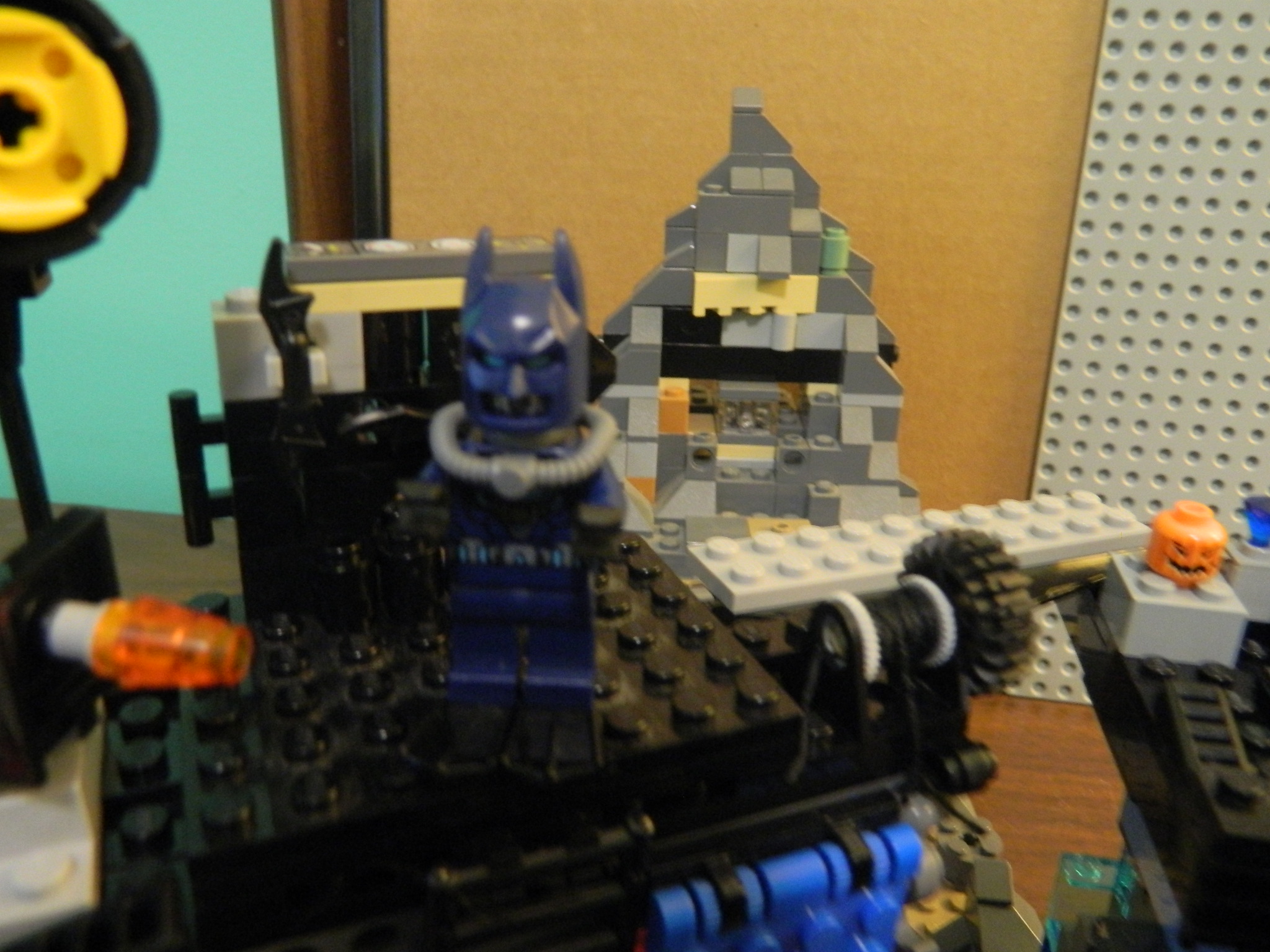 batman_standing_in_the_batcave_4.jpg