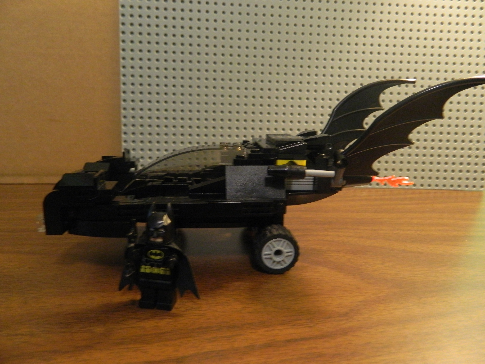 batman_with_the_batmobile.jpg