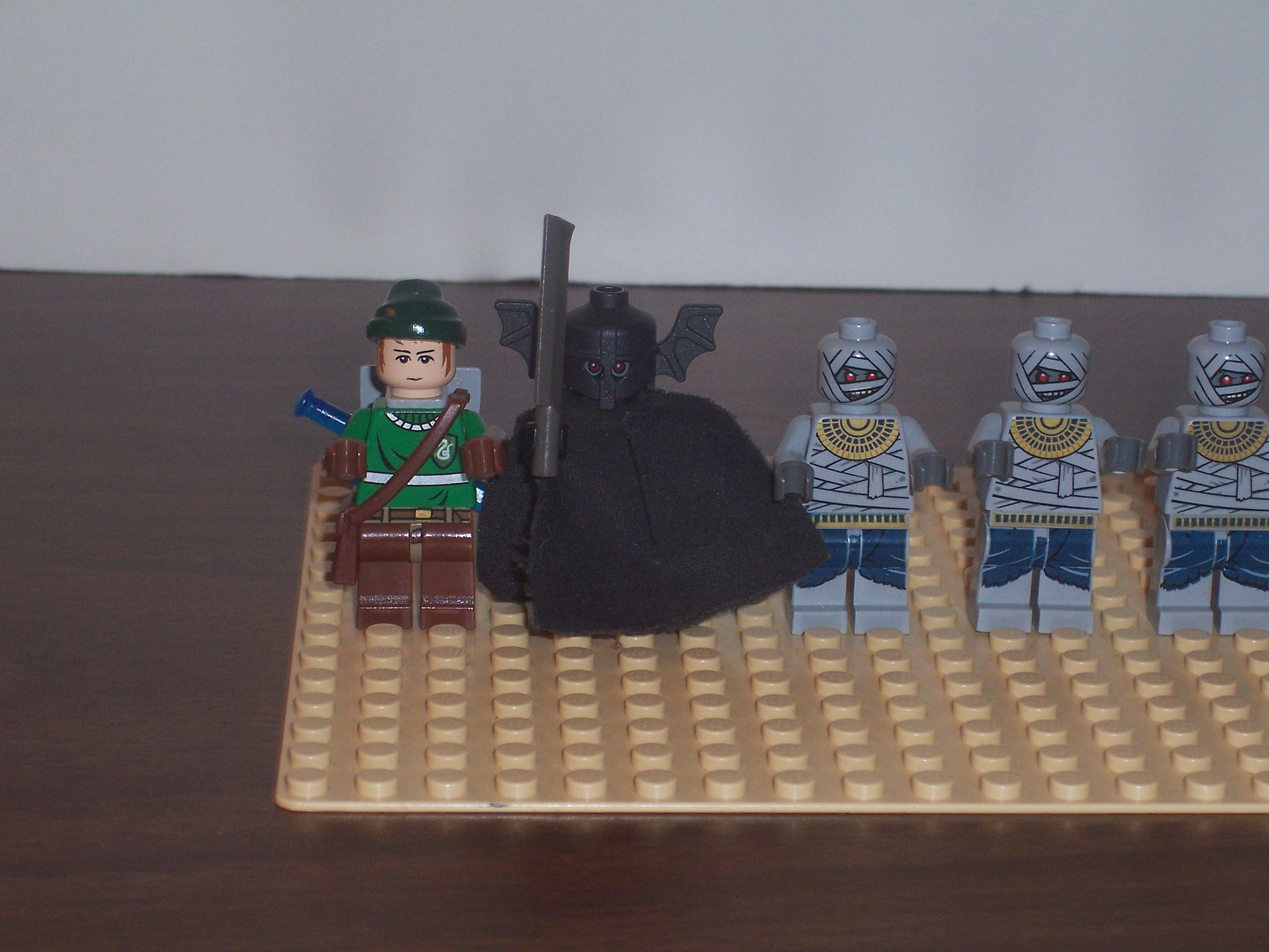 minifigures_left_closeup.jpg