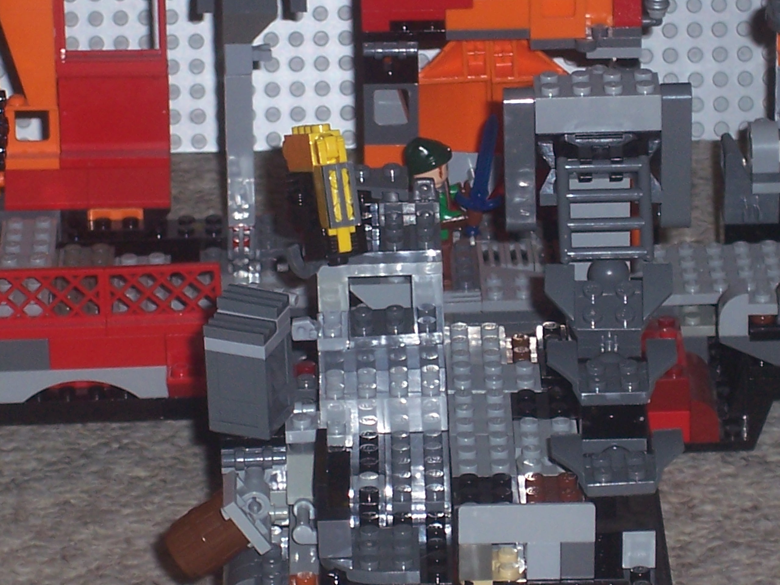 closeup_of_the_metal_crate_area.jpg