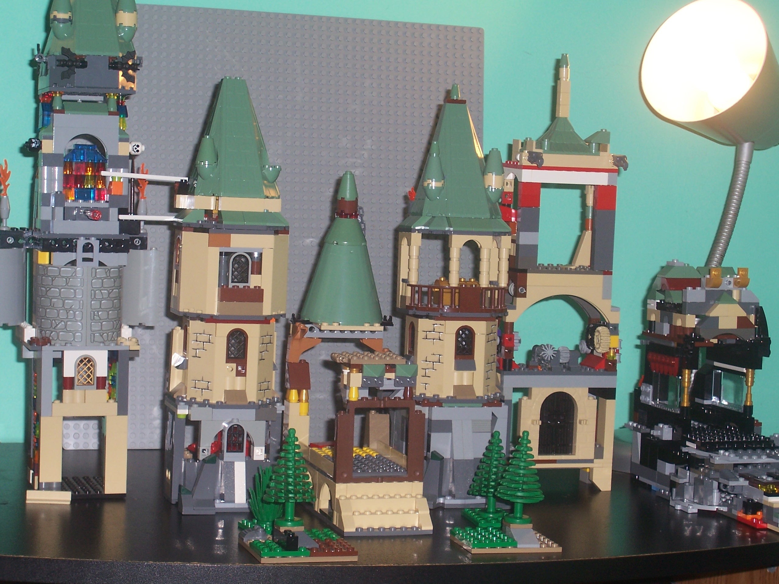 hyrule_castle_full_veiw_1.jpg