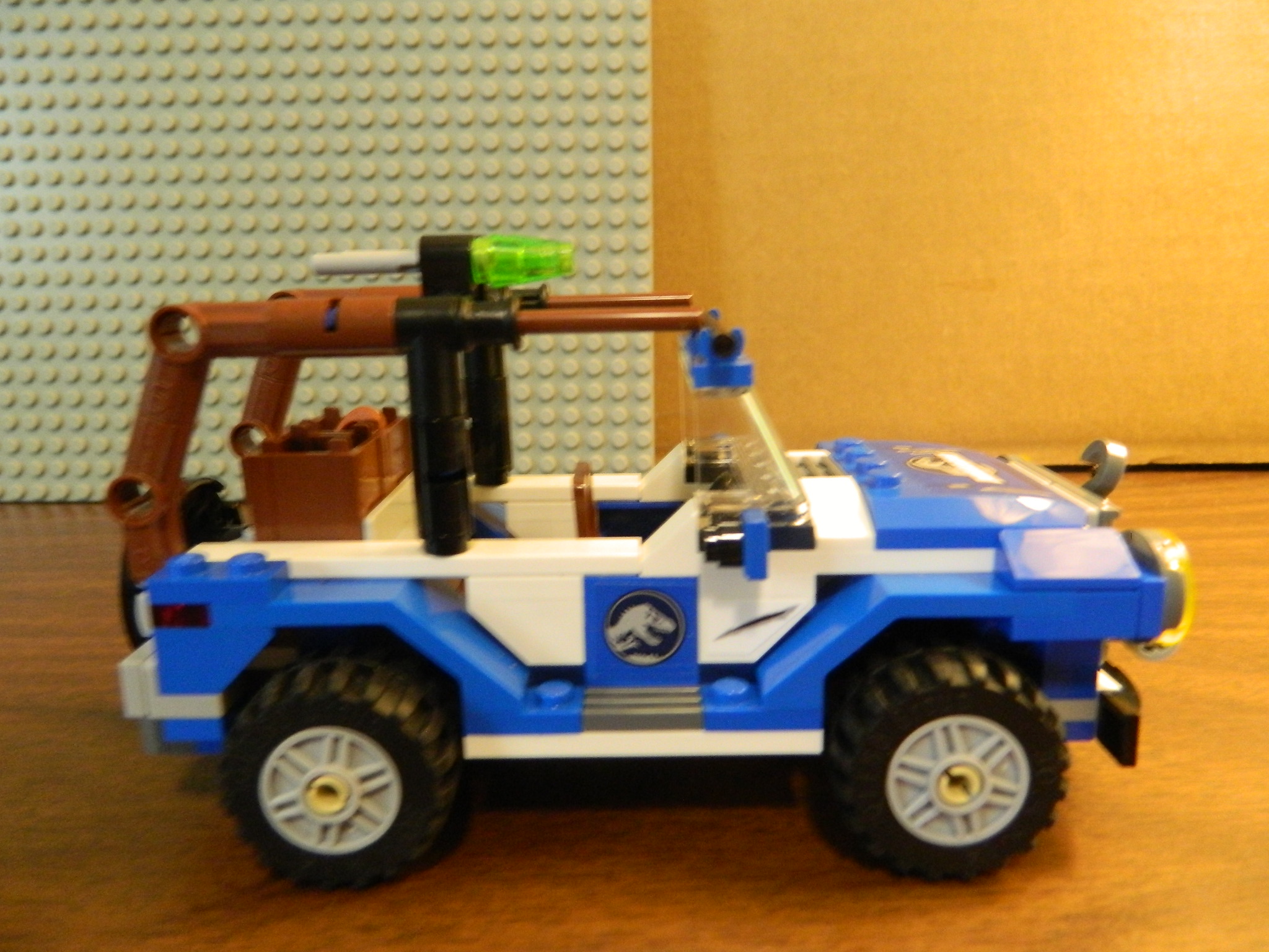 jurassic_park_jeep_4.jpg