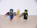minifigs_with_free_weapons.jpg