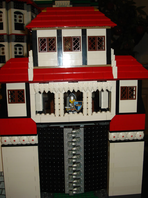 crown_castle_-_gate_2.jpg