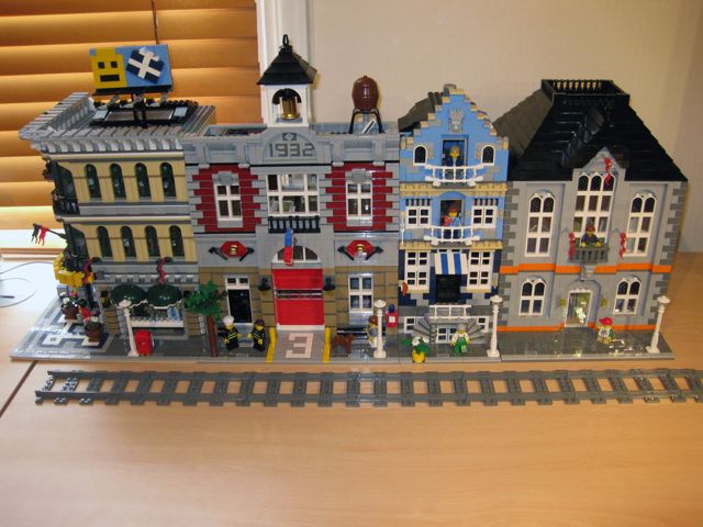 moc_lego_college_modular_row.jpg