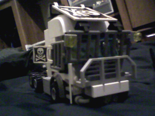 apoc_cop_truck_a.jpg