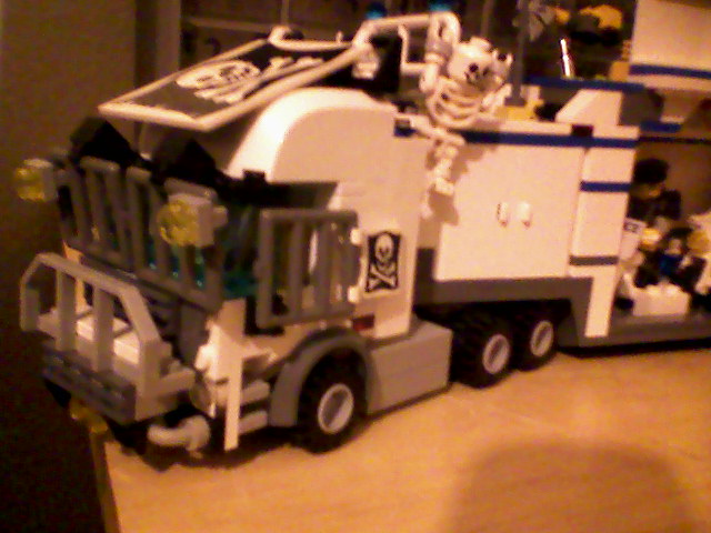 apoc_cop_truck_d.jpg