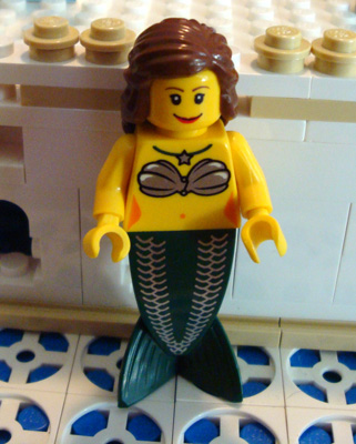 c-minifigs-mermaid.jpg