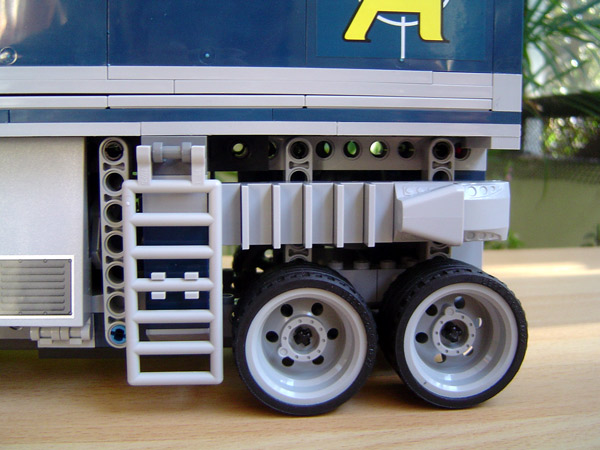 8635cwholelongviewladderdet.jpg