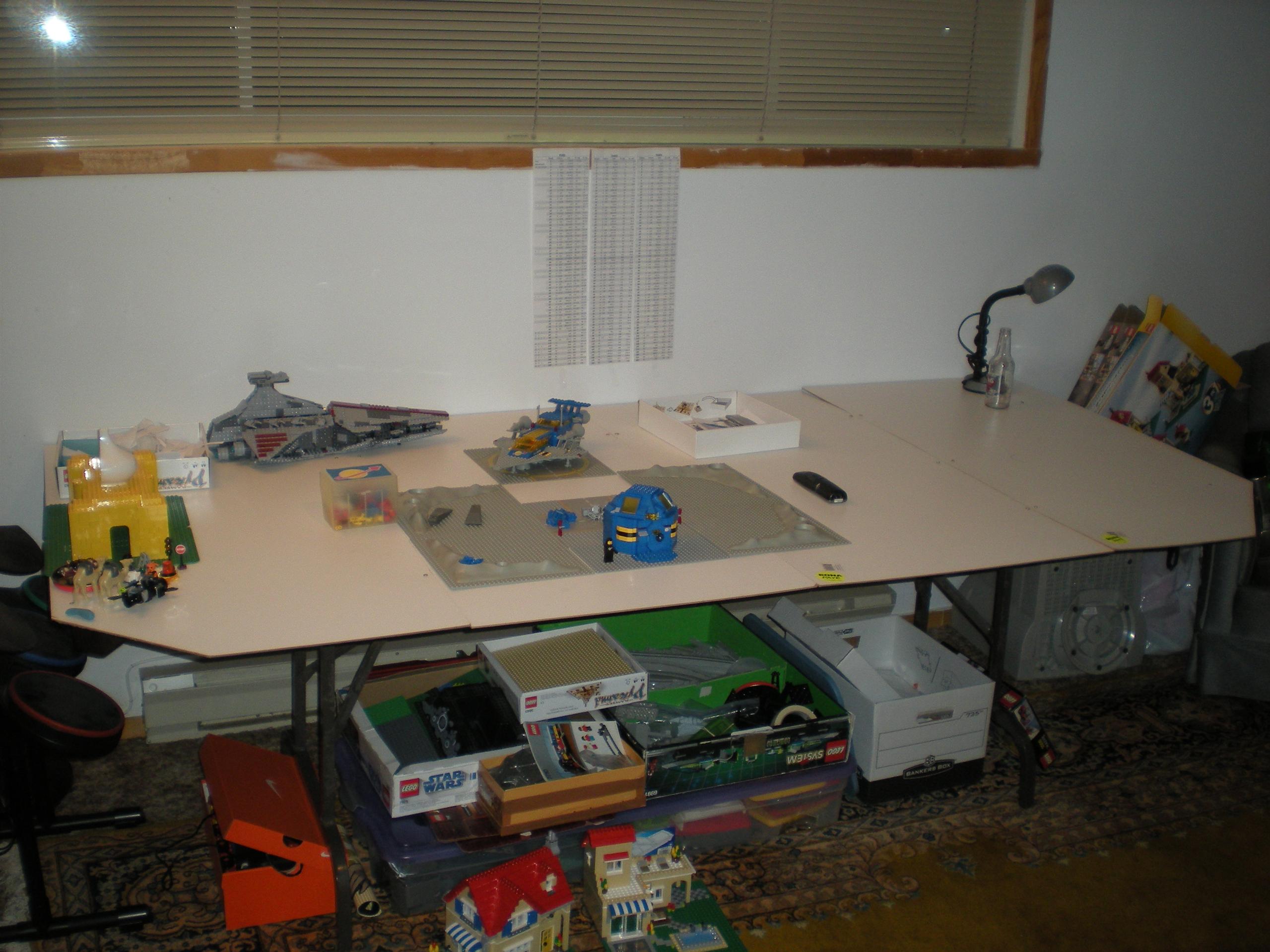 legoroom5_table.jpg