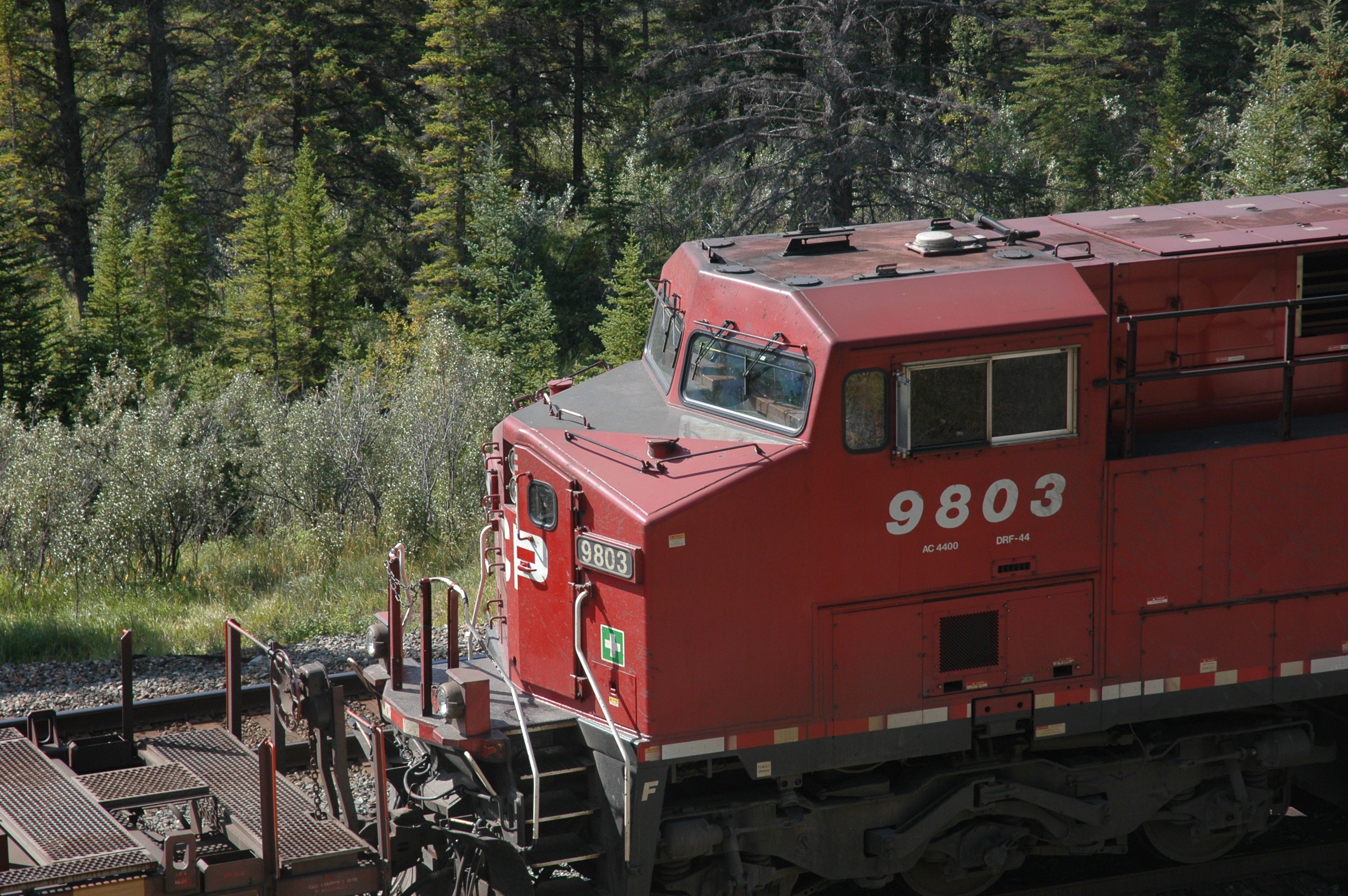 cp_freight_engine_ac4400cw_cp9803_nose.jpg