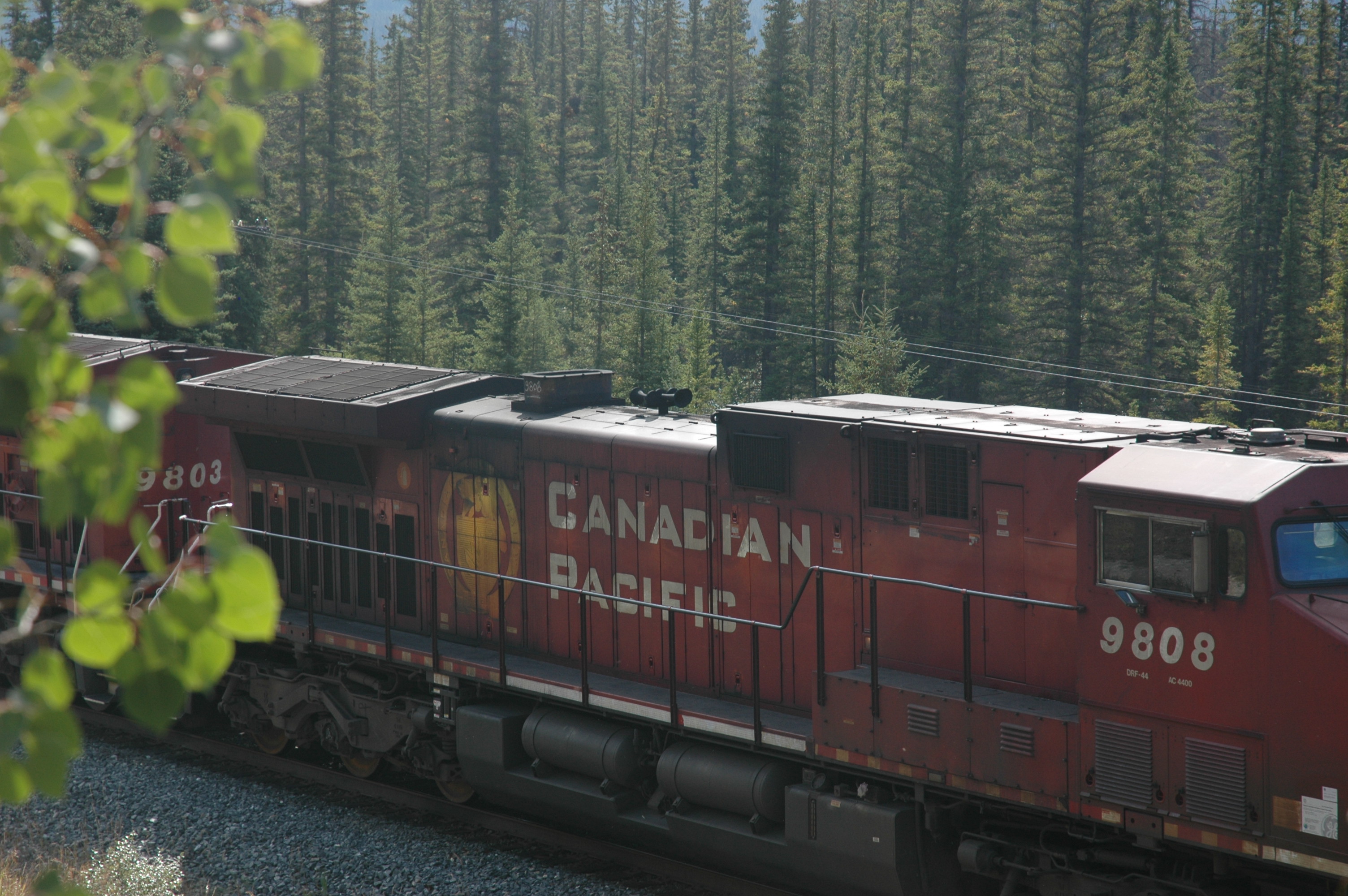 cp_freight_engine_ac4400cw_cp9808_top.jpg
