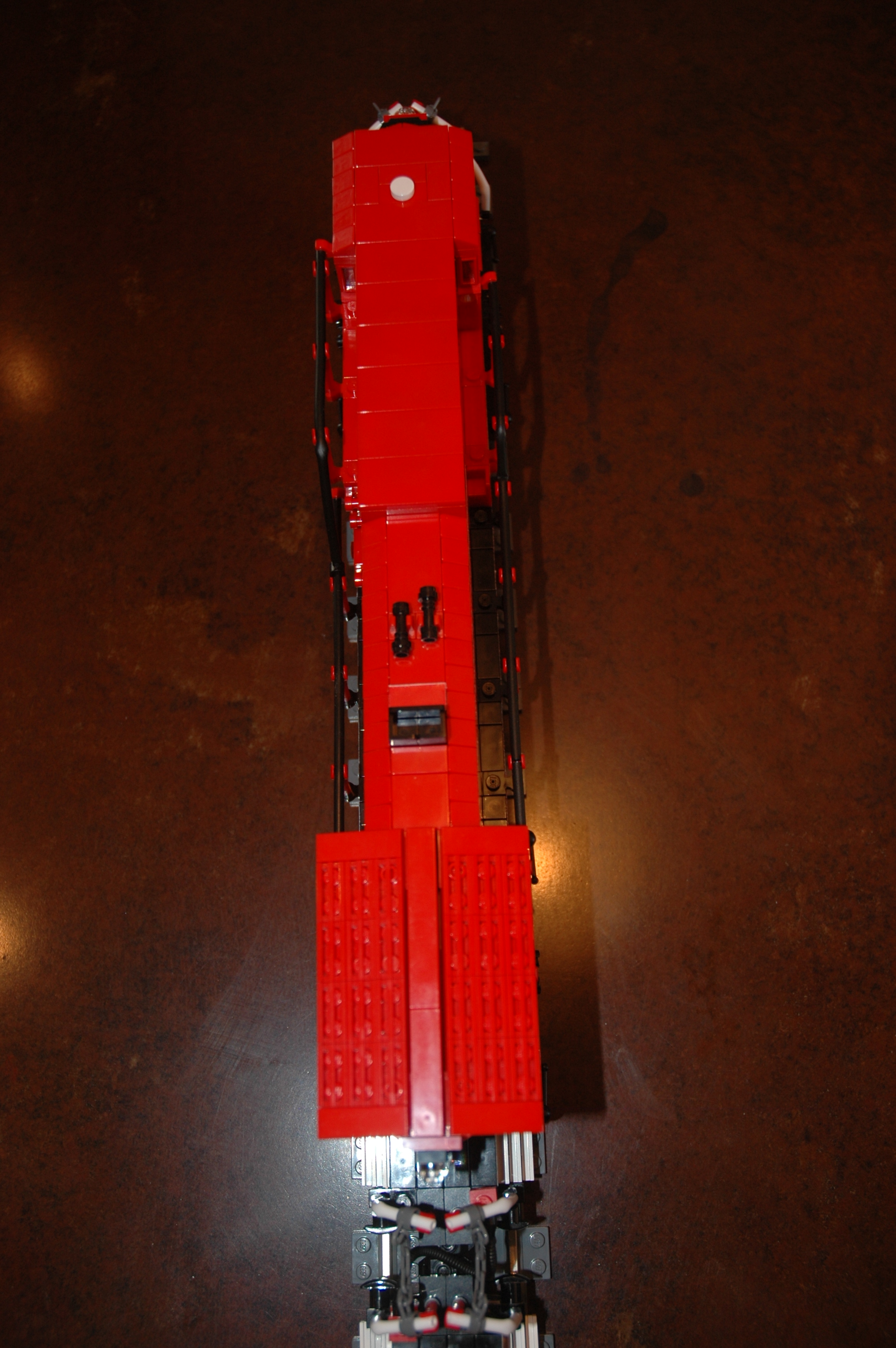 lego_cp_freight_engine_ac4400cw_top.jpg