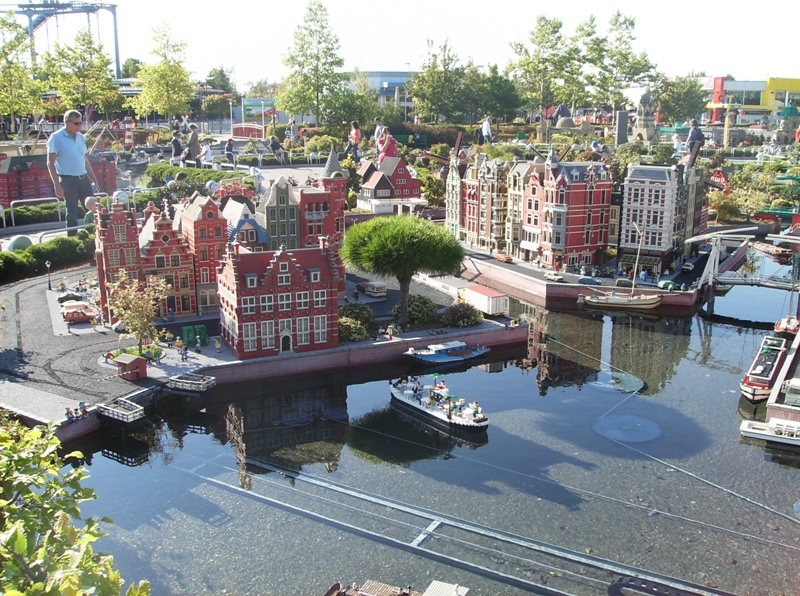 miniland041.jpg