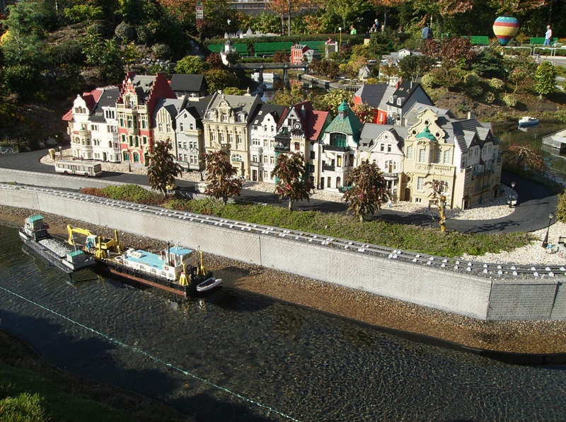 miniland054.jpg