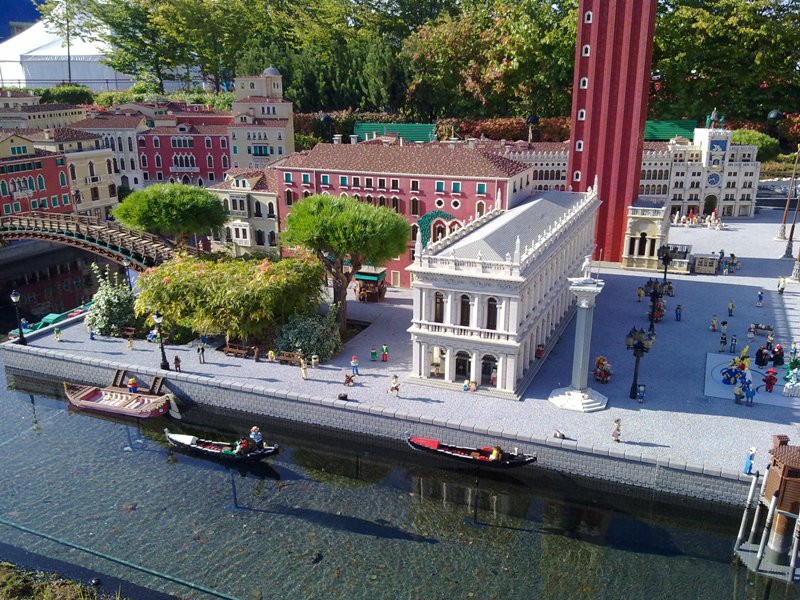 miniland104.jpg