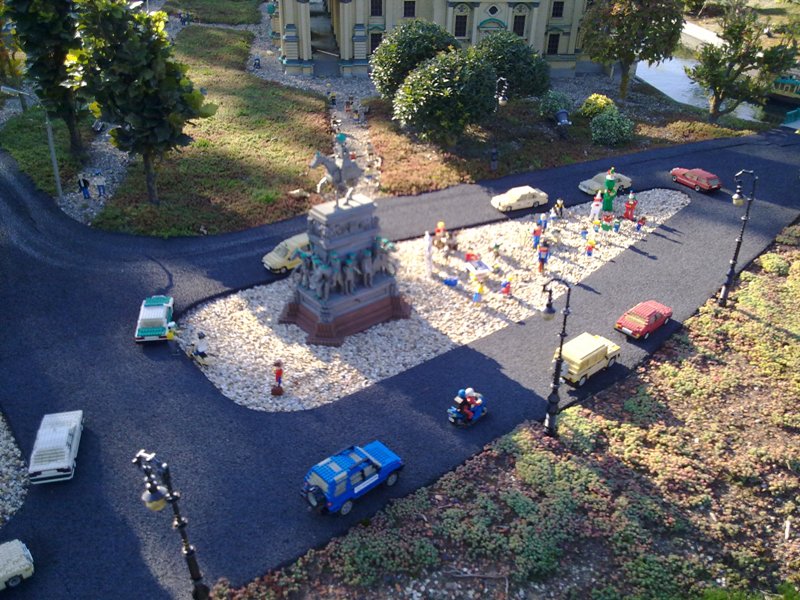 miniland130.jpg