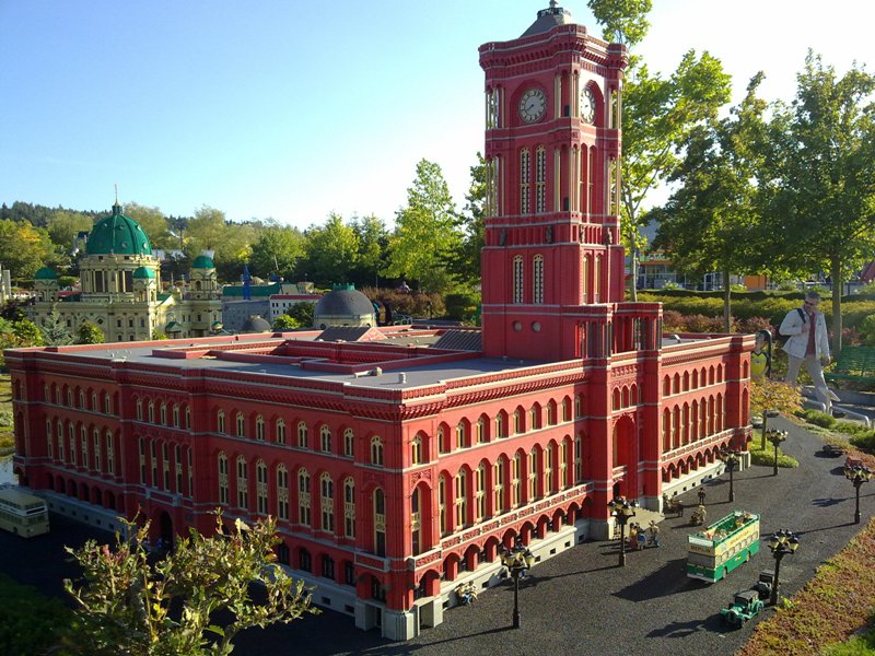 miniland140.jpg