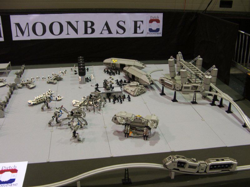 dscf2233dutchmoonbase_lw2006.jpg