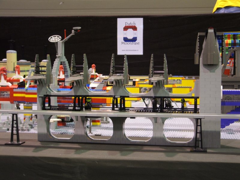 dscf2240dutchmoonbase_lw2006.jpg