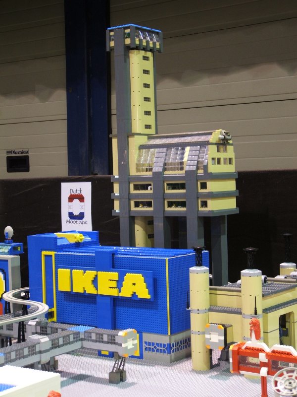 dscf2387dutchmoonbase_lw2006.jpg