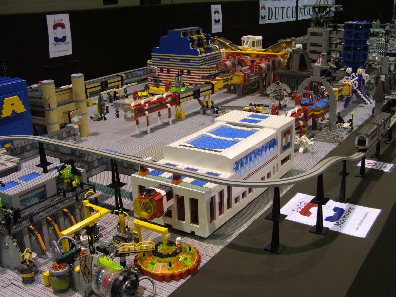 dscf2394dutchmoonbase_lw2006.jpg
