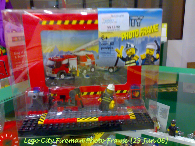 firemanphotoframe29jun06.jpg
